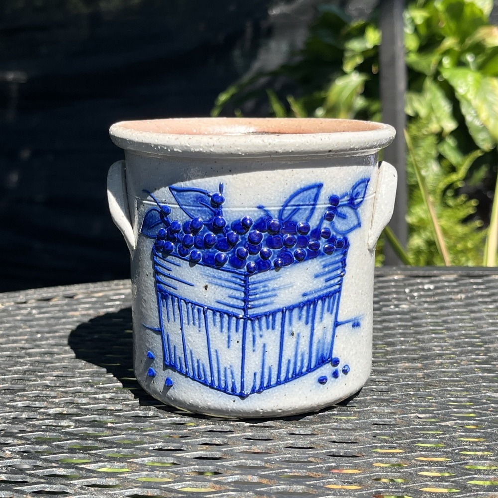 VTG SALMON FALLS STONEWARE‎ BLUEBERRY BASKET CROCK SPOON 1993 EUC